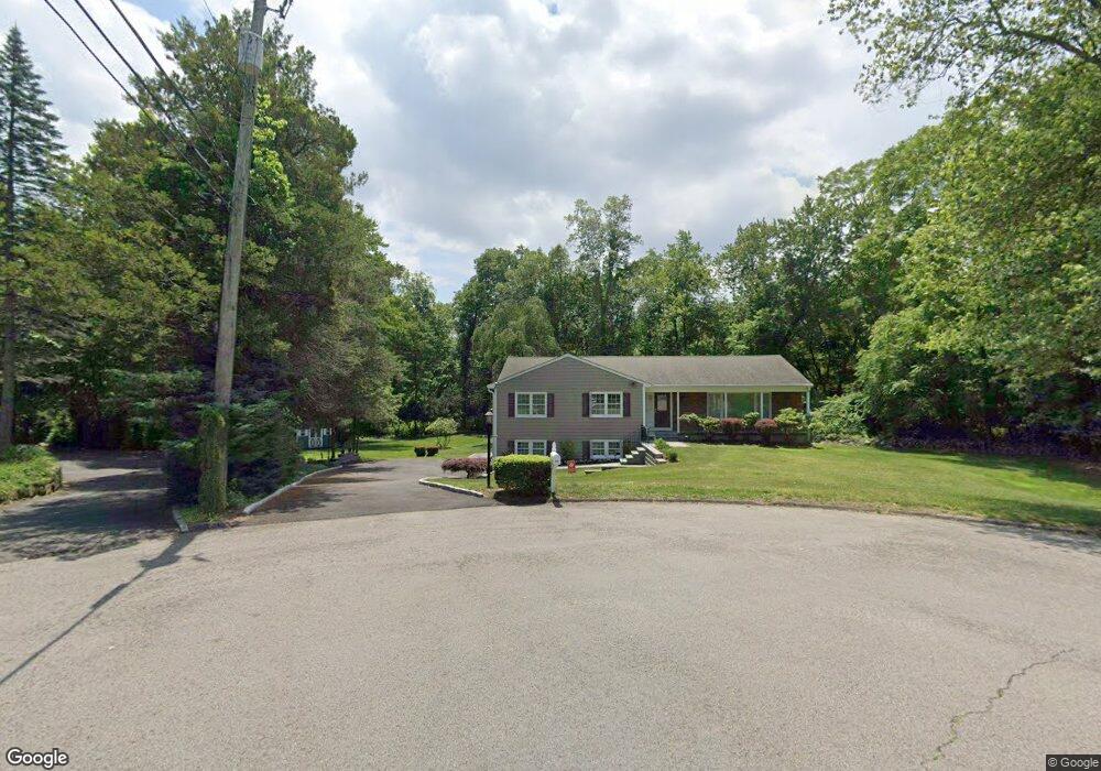 131 Davenport Ridge Ln, Stamford, CT 06903 - photo 1