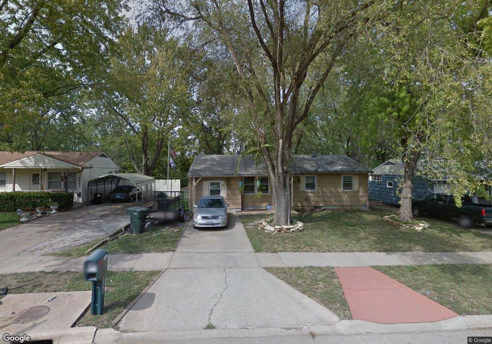 3931 SE Truman Ave, Topeka, KS 66609 - photo 1