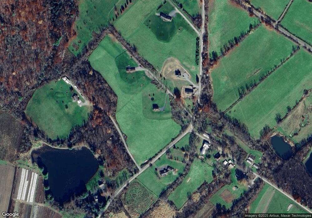 127 Shamrock Ln, Falls, PA 18615 - photo 1