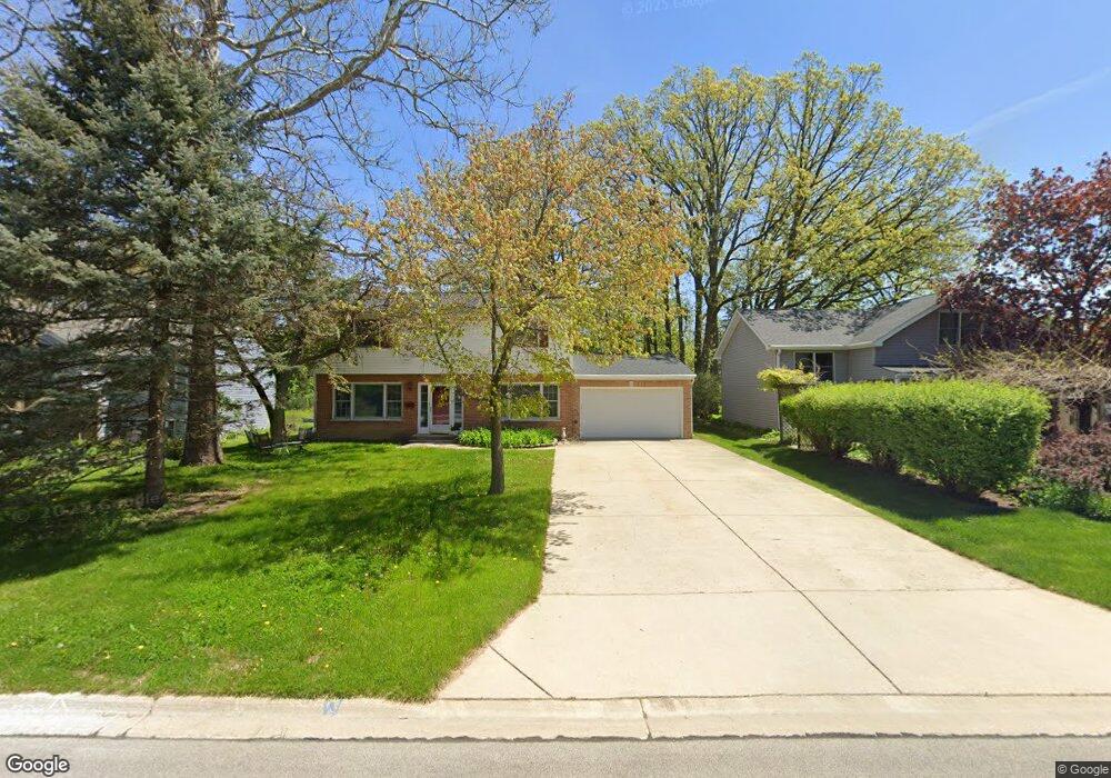 413 Birch Dr, Wheaton, IL 60187 - photo 1
