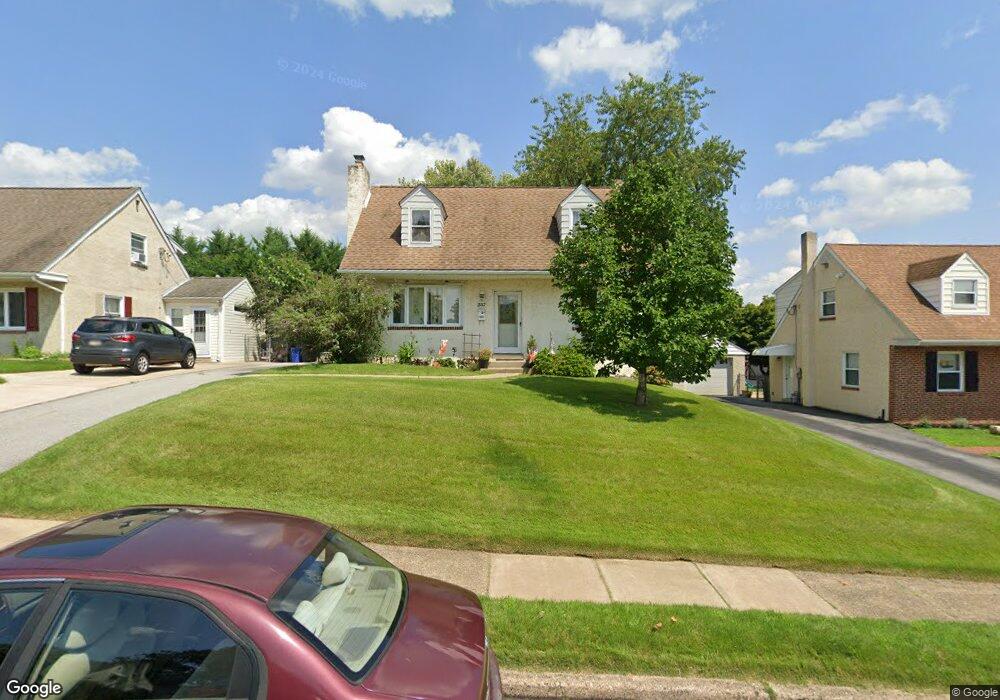 337 Woodlyn Cir, Woodlyn, PA 19094 - photo 1