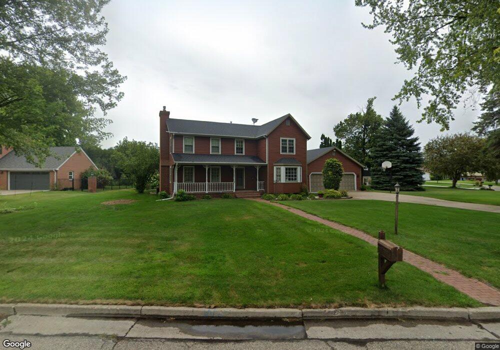 717 17th St SE, Jamestown, ND 58401 - photo 1