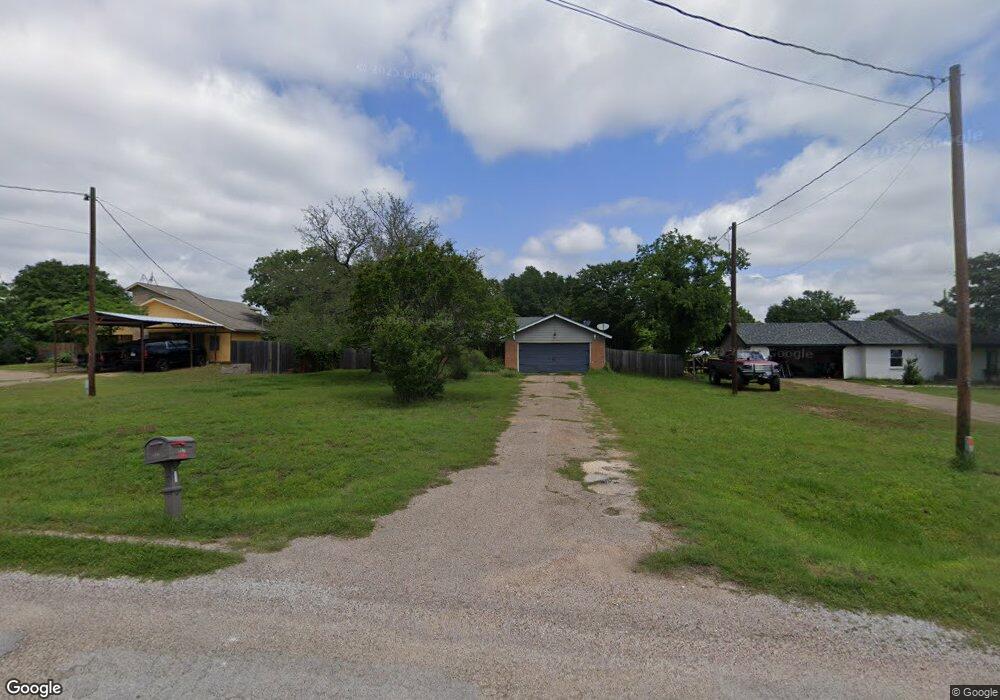 807 Barry Ln, Cleburne, TX 76031 - photo 1