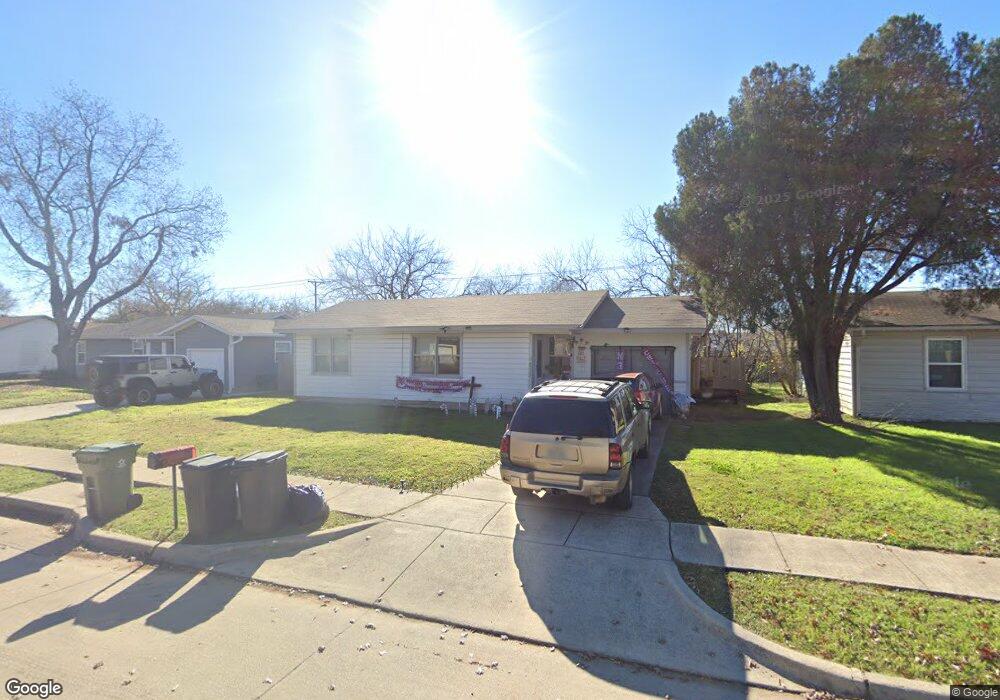 612 E Ellen Ave, Hurst, TX 76053 - photo 1