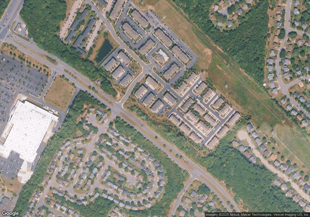 16906 Porters Inn Dr unit 66, Dumfries, VA 22026 - photo 1