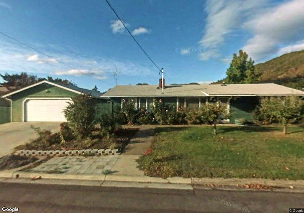 1226 NE Grable Dr, Grants Pass, OR 97526 - photo 1