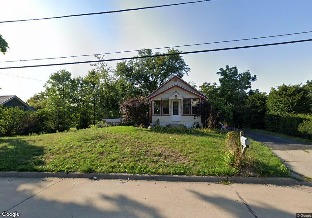 121 36th Ave SW, Cedar Rapids, IA 52404 - photo 1