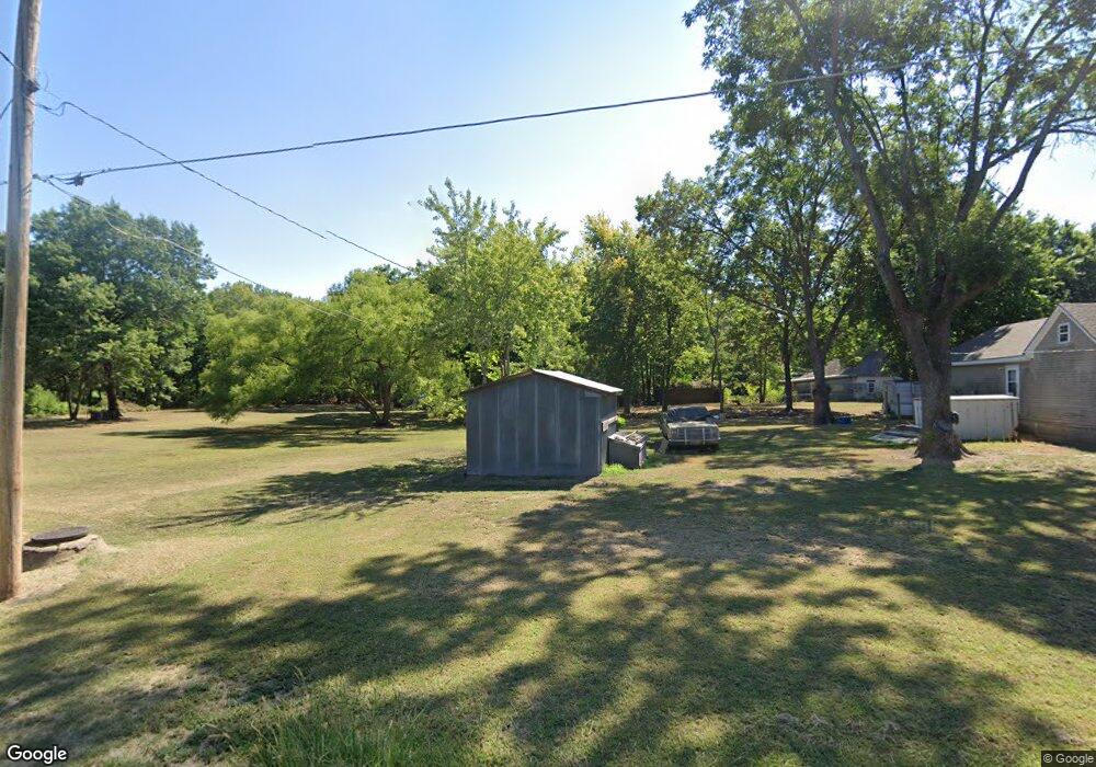 1431 N 21st St, Parsons, KS 67357 - photo 1