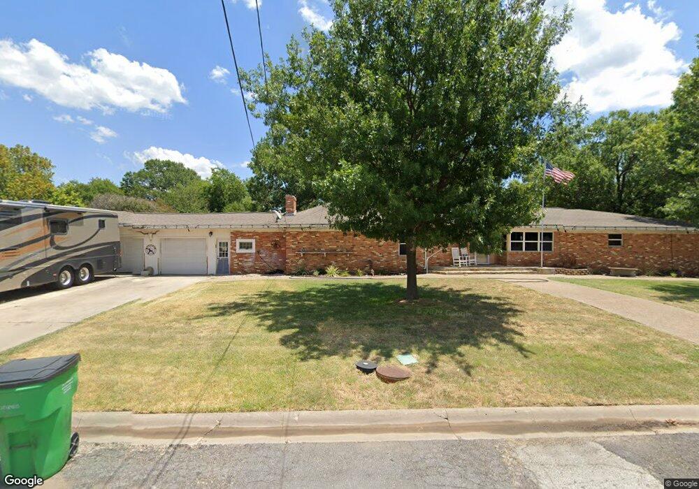 1400 Hillcrest Blvd, Gainesville, TX 76240 - photo 1