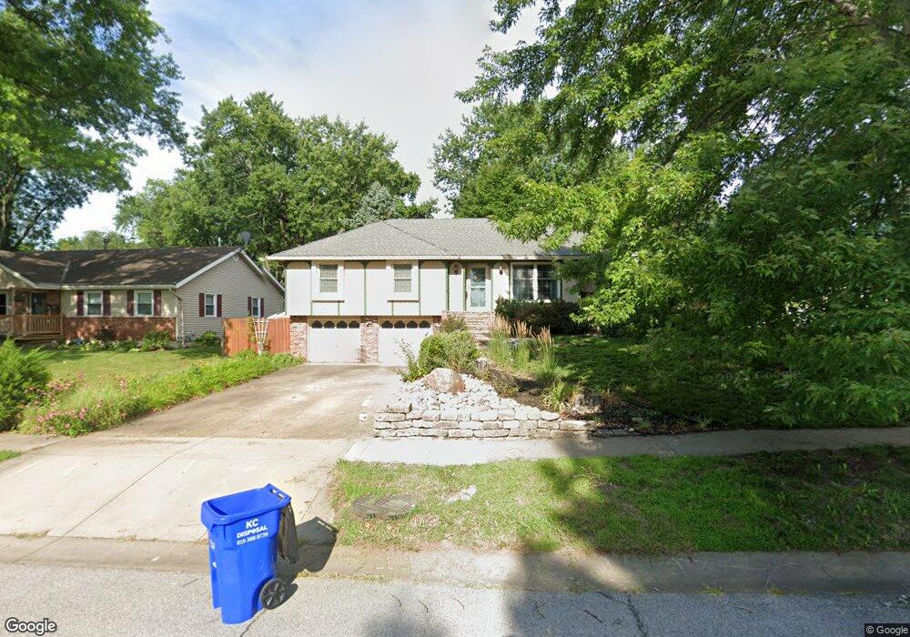 6004 Earnshaw St, Shawnee, KS 66216 - photo 1