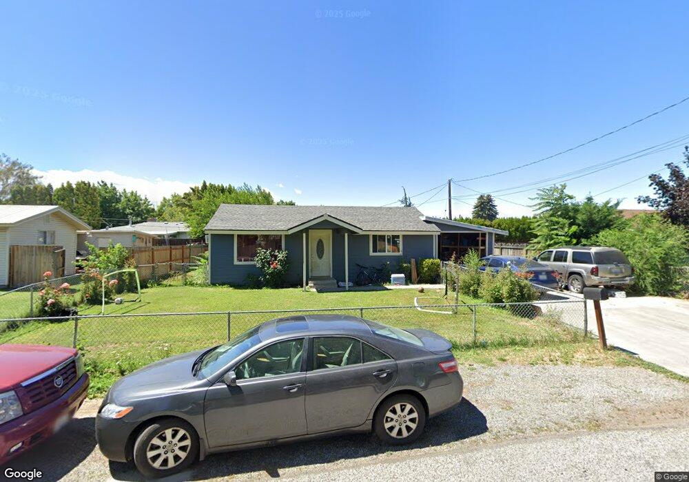 330 N Lander Place, East Wenatchee, WA 98802 - photo 1