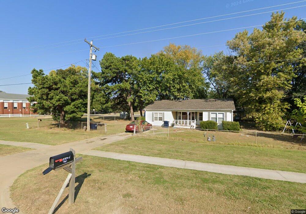 701 E Shawntel Smith Blvd, Muldrow, OK 74948 - photo 1