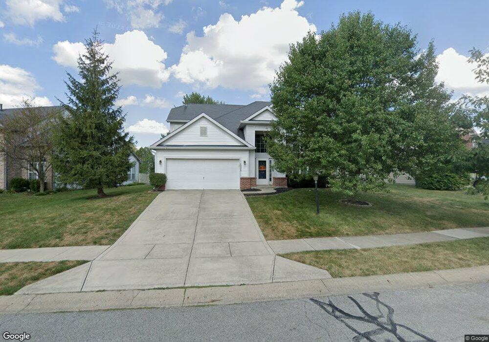 10329 Lakeland Dr, Fishers, IN 46037 - photo 1