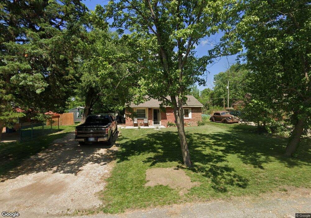 124 SW Terra Dr, Topeka, KS 66609 - photo 1