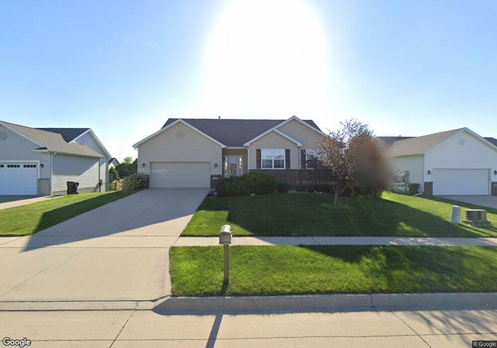 1501 Quail Run Ln, Cedar Falls, IA 50613 - photo 1