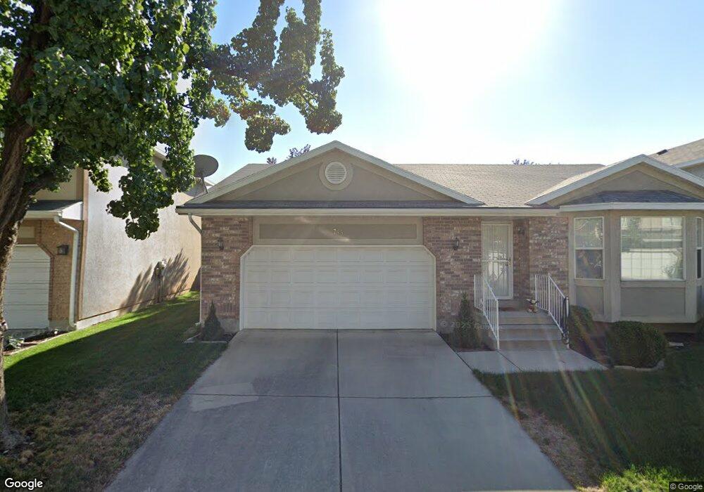 743 E Bogart Ct St S, Midvale, UT 84047 - photo 1