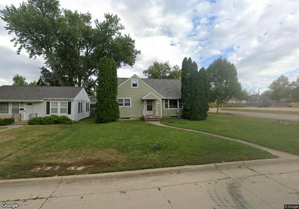546 31st St SE, Cedar Rapids, IA 52403 - photo 1