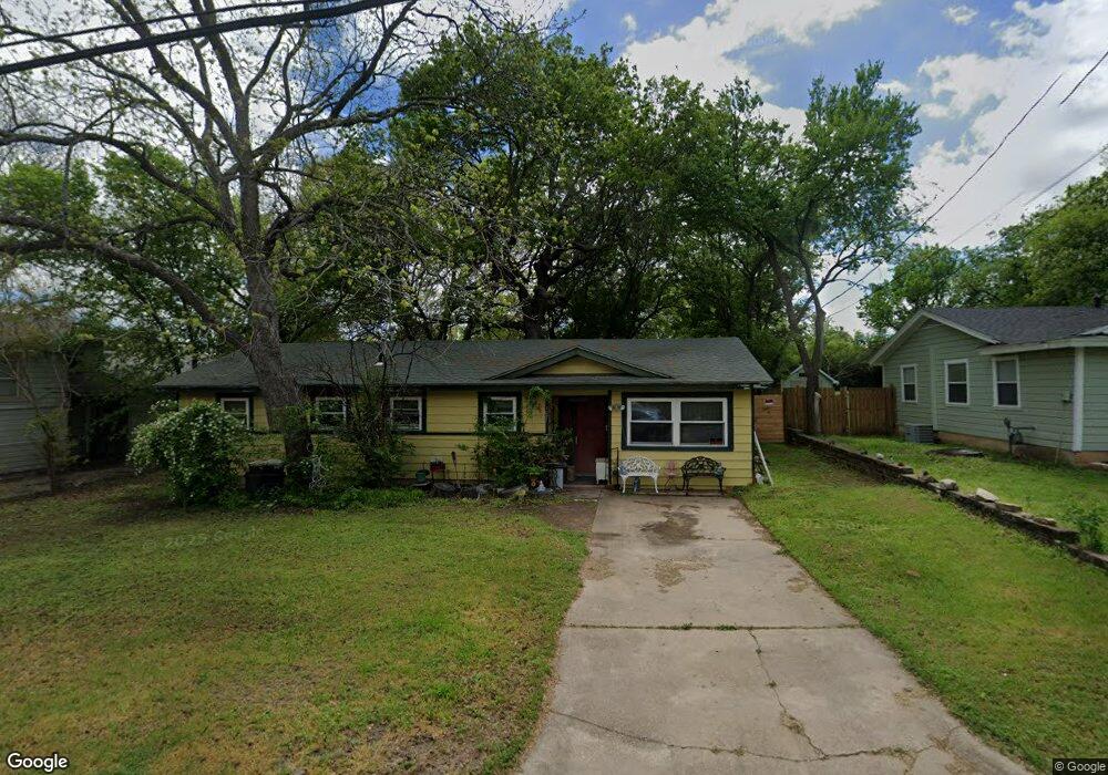 1021 W Oak St, Weatherford, TX 76086 - photo 1