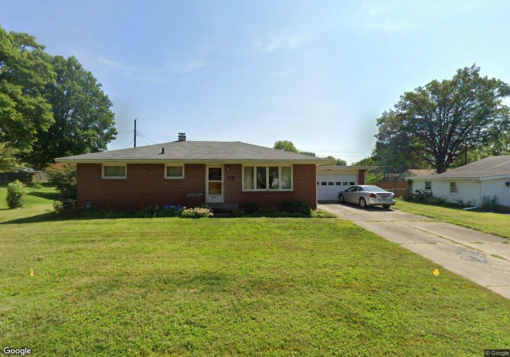 2831 Beech Dr, Columbus, IN 47203 - photo 1