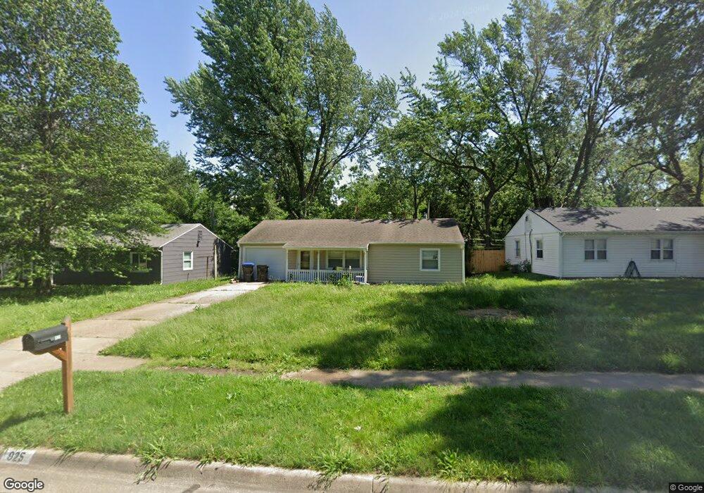 925 SW Croix Place, Topeka, KS 66611 - photo 1