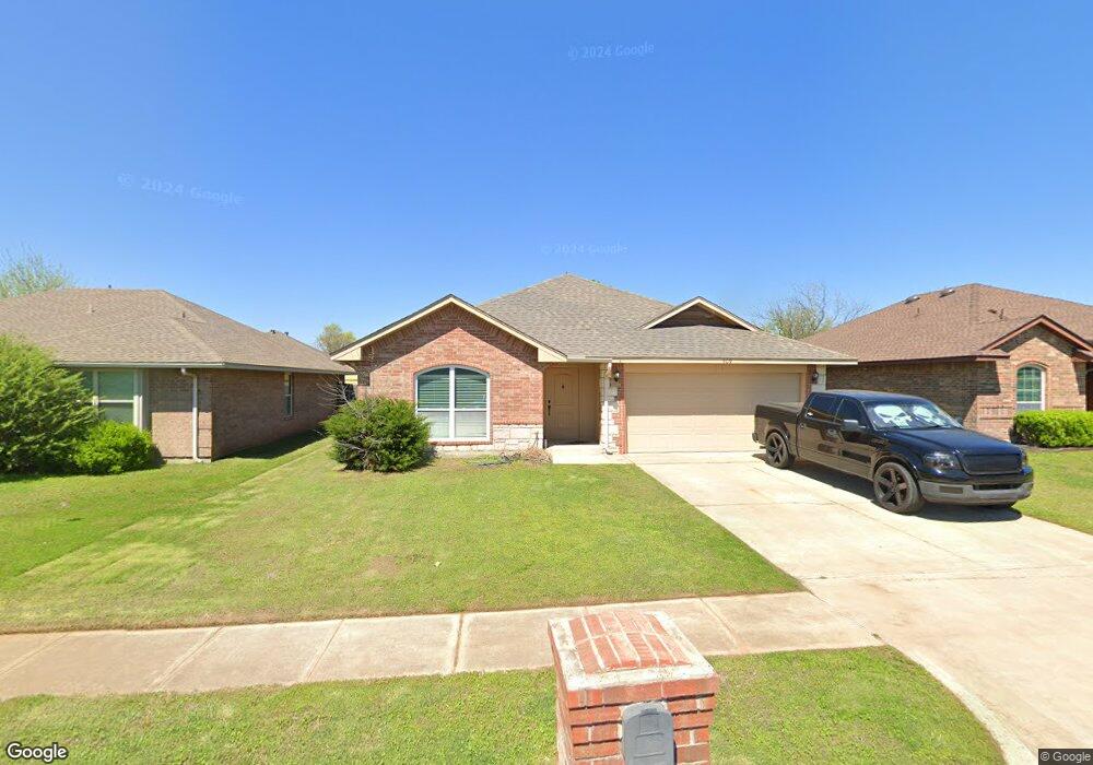 909 Caracara Dr, Norman, OK 73072 - photo 1