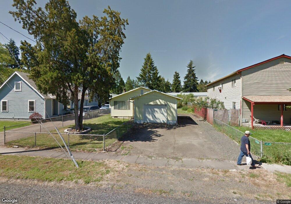 305 W Sheridan St, Newberg, OR 97132 - photo 1