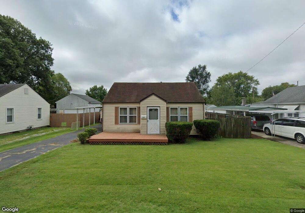 2711 13th St, Columbus, IN 47201 - photo 1