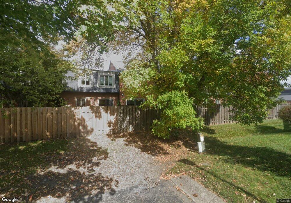 1142 Canterbury Square S, Indianapolis, IN 46260 - photo 1