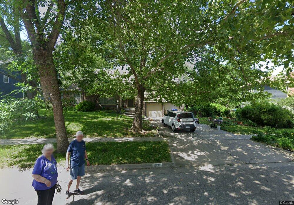 1900 SW 32nd St, Topeka, KS 66611 - photo 1