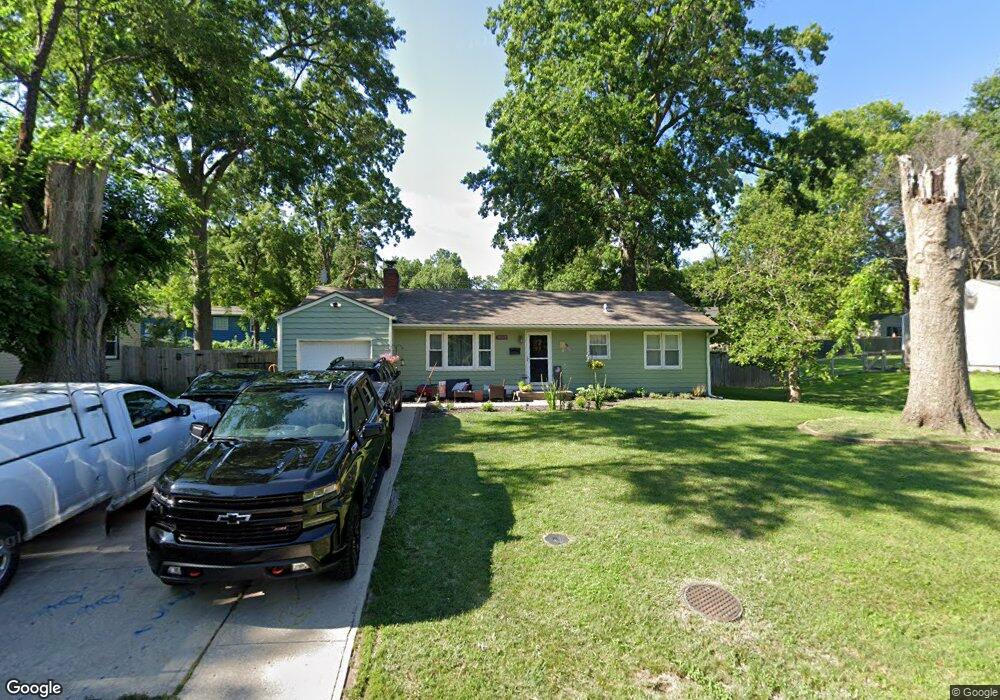 10810 Sharon Ln, Shawnee, KS 66203 - photo 1