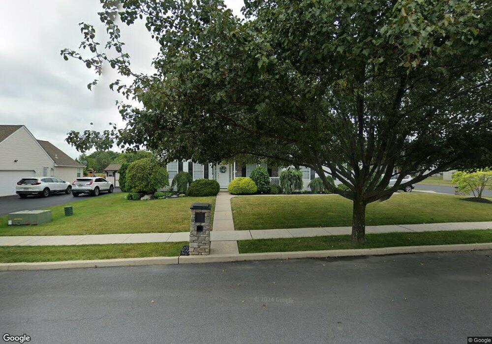 2658 Halleck Dr, Whitehall, PA 18052 - photo 1