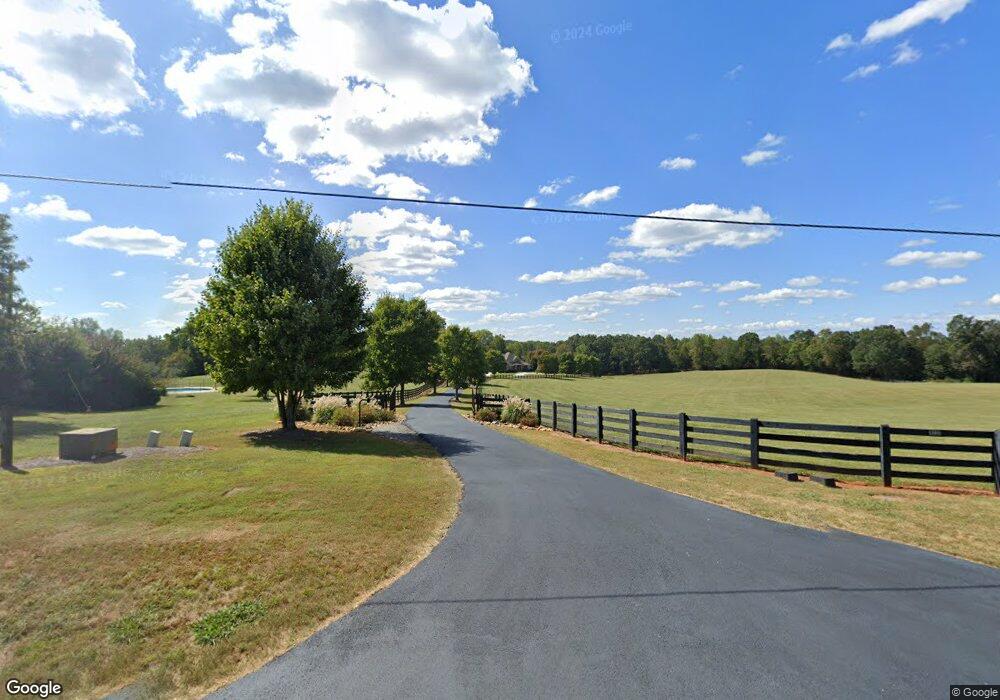 4979 Clarks Bridge Rd, Gainesville, GA 30506 - photo 1