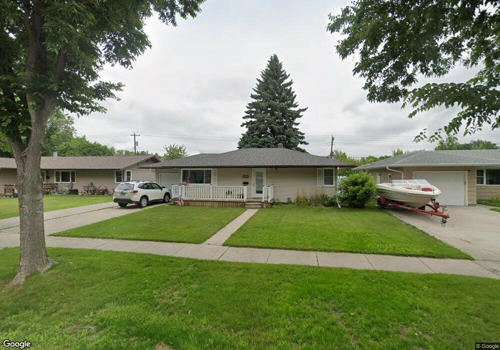 405 25th Ave N, Fargo, ND 58102 - photo 1