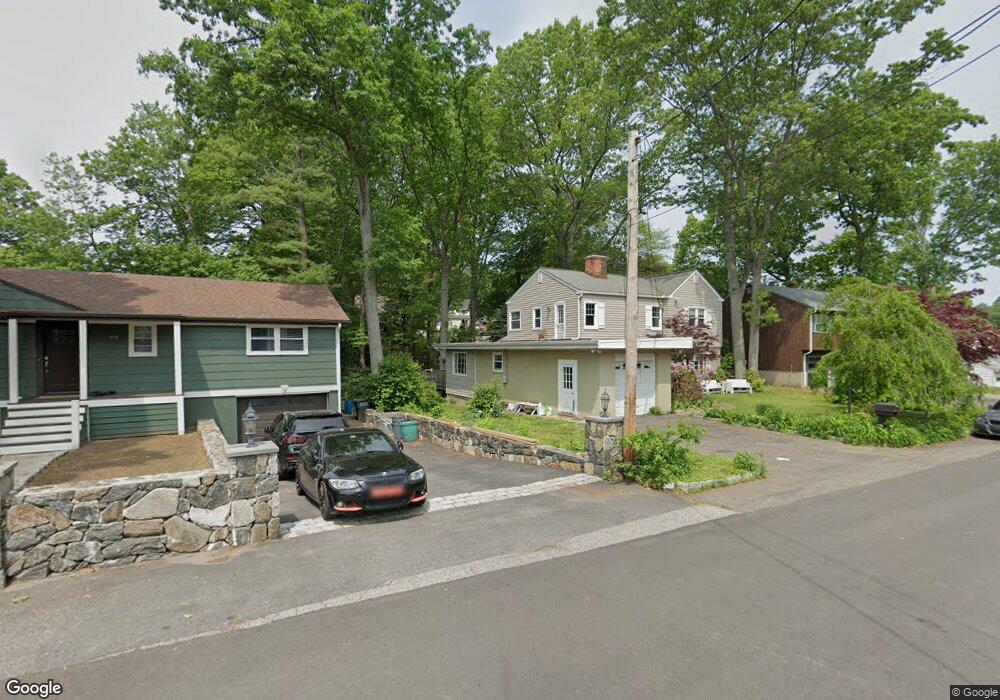 39 Woodbine Cir, Bridgeport, CT 06606 - photo 1