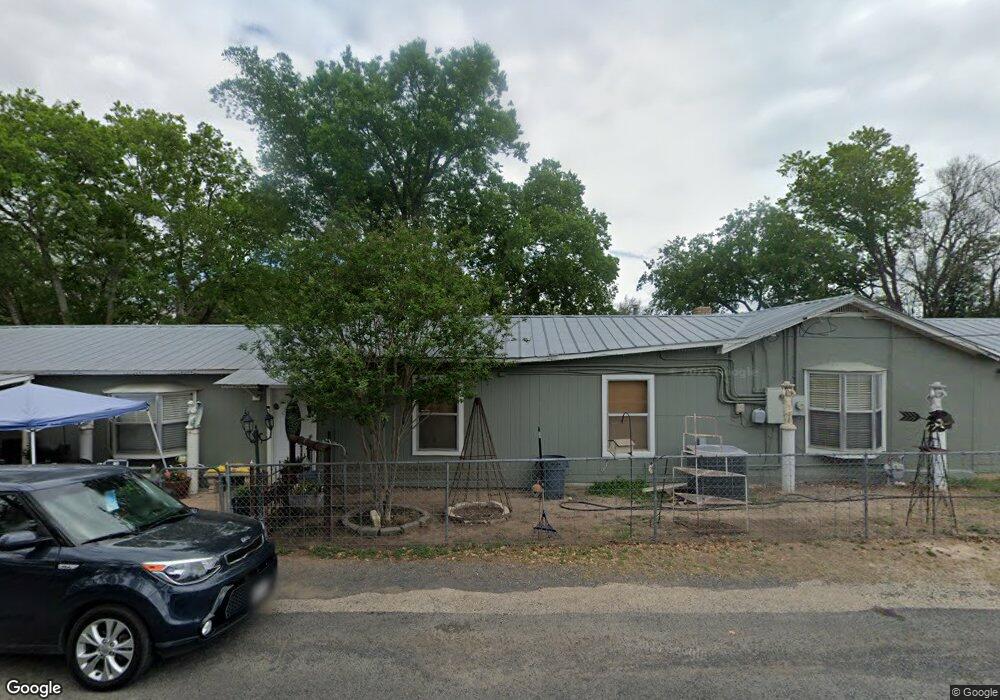 712 Reuben St, Fredericksburg, TX 78624 - photo 1