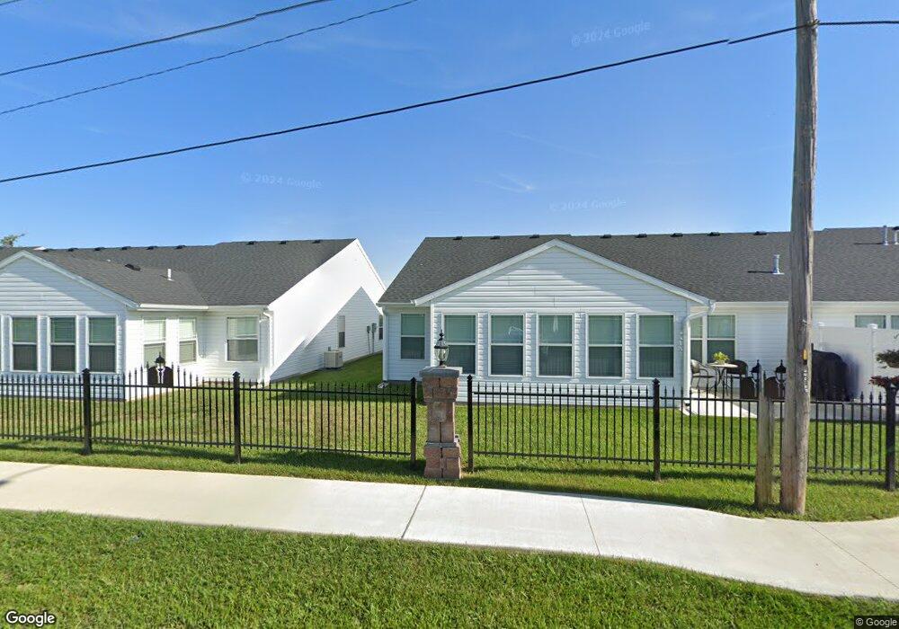 1376 Lantern Pointe Dr, Moberly, MO 65270 - photo 1