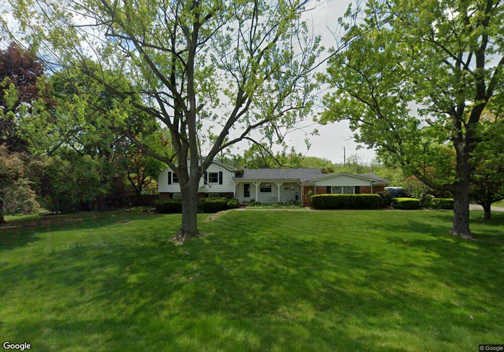 3134 Devon Brook Dr, Bloomfield Hills, MI 48302 - photo 1