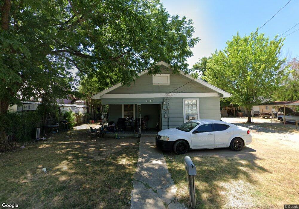 633 N Taylor St, Gainesville, TX 76240 - photo 1
