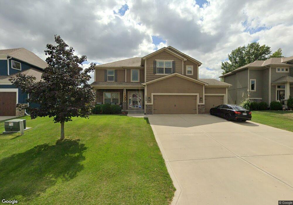 1005 SW Drake Cir, Lees Summit, MO 64082 - photo 1