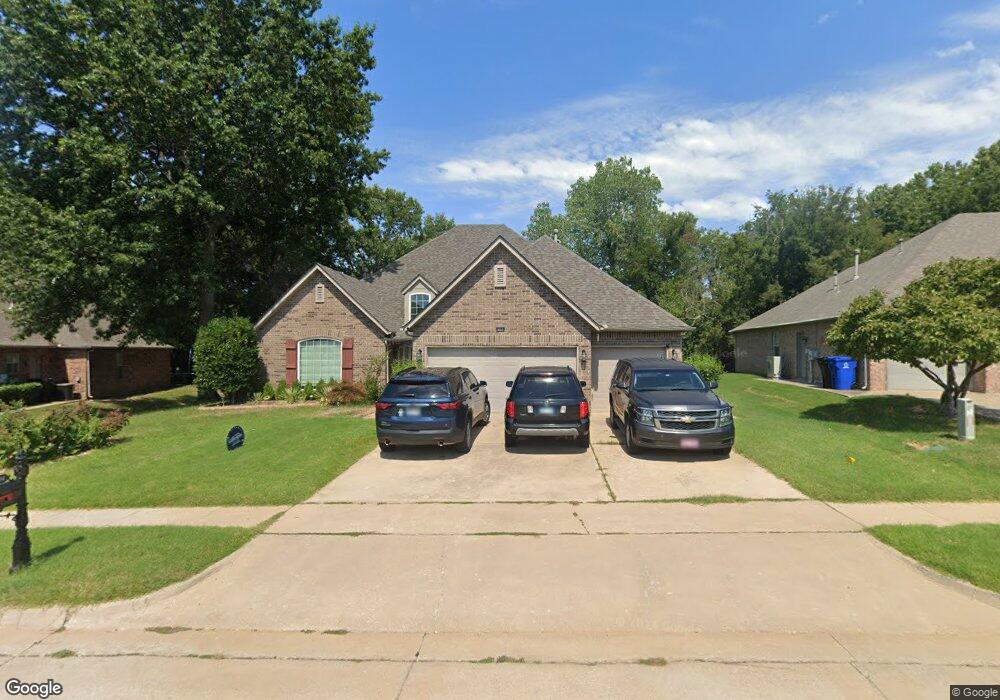4504 S Sycamore Ave, Broken Arrow, OK 74011 - photo 1