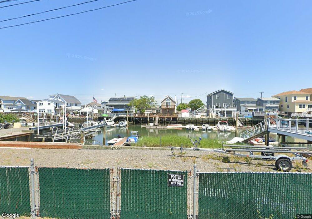 33 W 19th Rd, Broad Channel, NY 11693 - photo 1