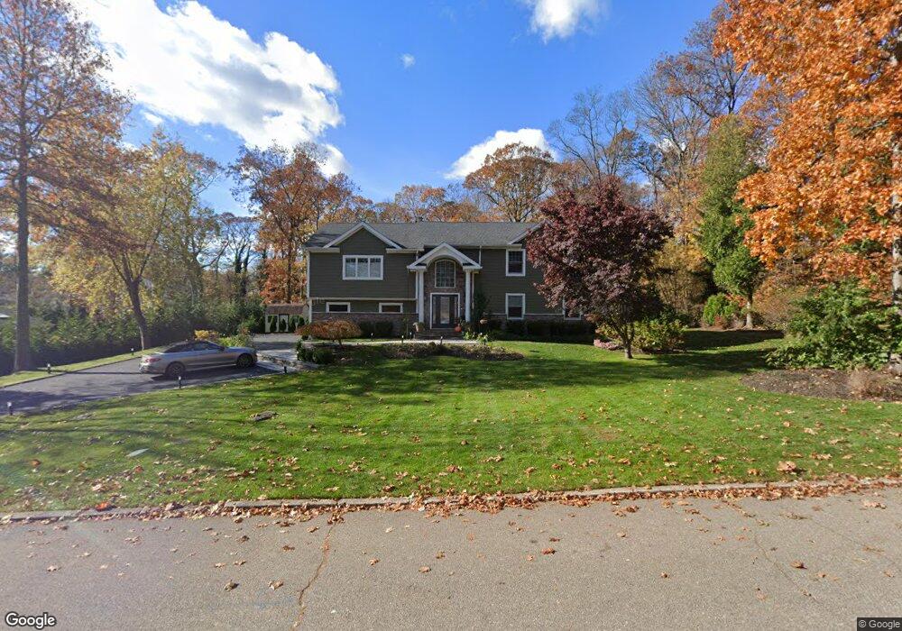 3 Woods End Rd S, Dix Hills, NY 11746 - photo 1