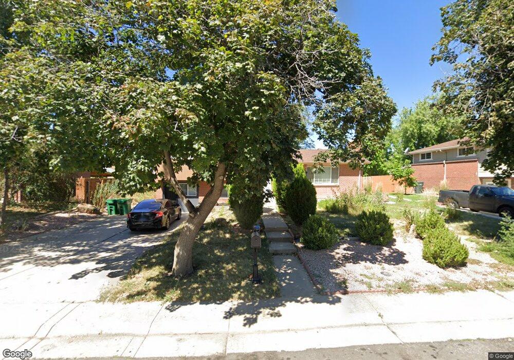 747 Elkhart St, Aurora, CO 80011 - photo 1