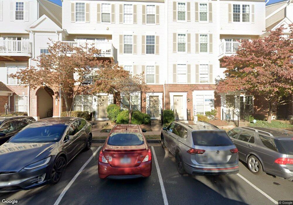 46926 Courtyard Square unit 100, Sterling, VA 20164 - photo 1