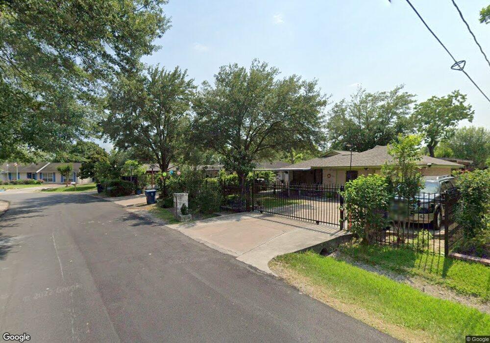 4007 Castledale Dr, Houston, TX 77093 - photo 1