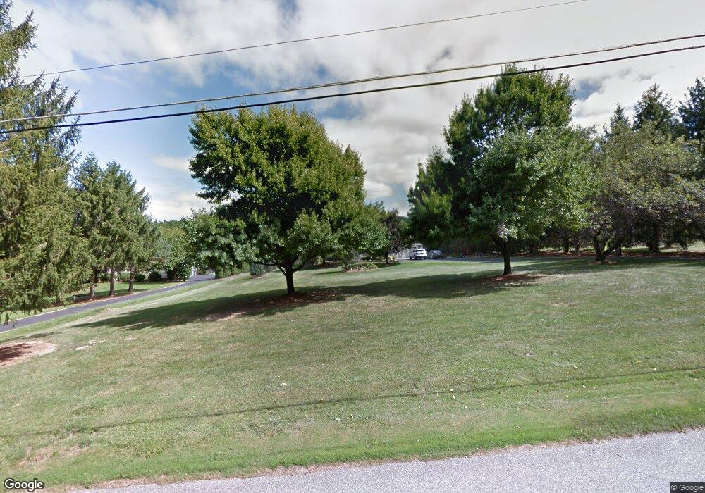 438 Buckhorn Dr, Belvidere, NJ 07823 - photo 1