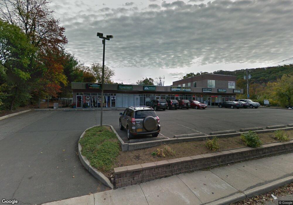 144 Ramapo Rd unit 9, Garnerville, NY 10923 - photo 1