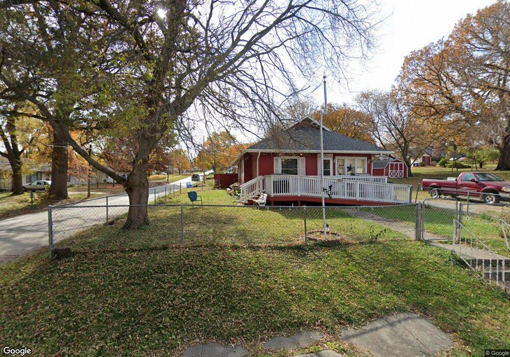 322 E Washington Ave, Shenandoah, IA 51601 - photo 1
