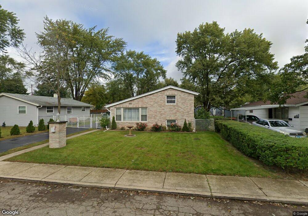 404 Blackhawk Ave, Carpentersville, IL 60110 - photo 1