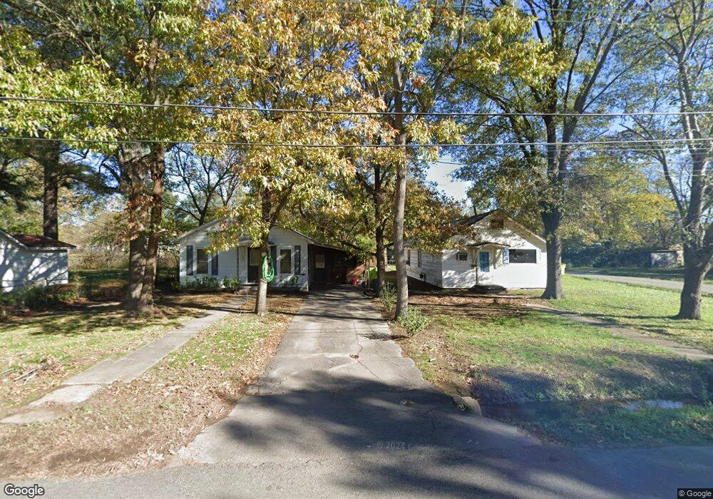 1002 N Maple St, Stuttgart, AR 72160 - photo 1
